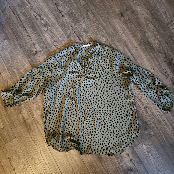 Lush Warren Split Neck Blouse women’s XXL,Green preppy classic leopard print Top - Picture 2 of 4